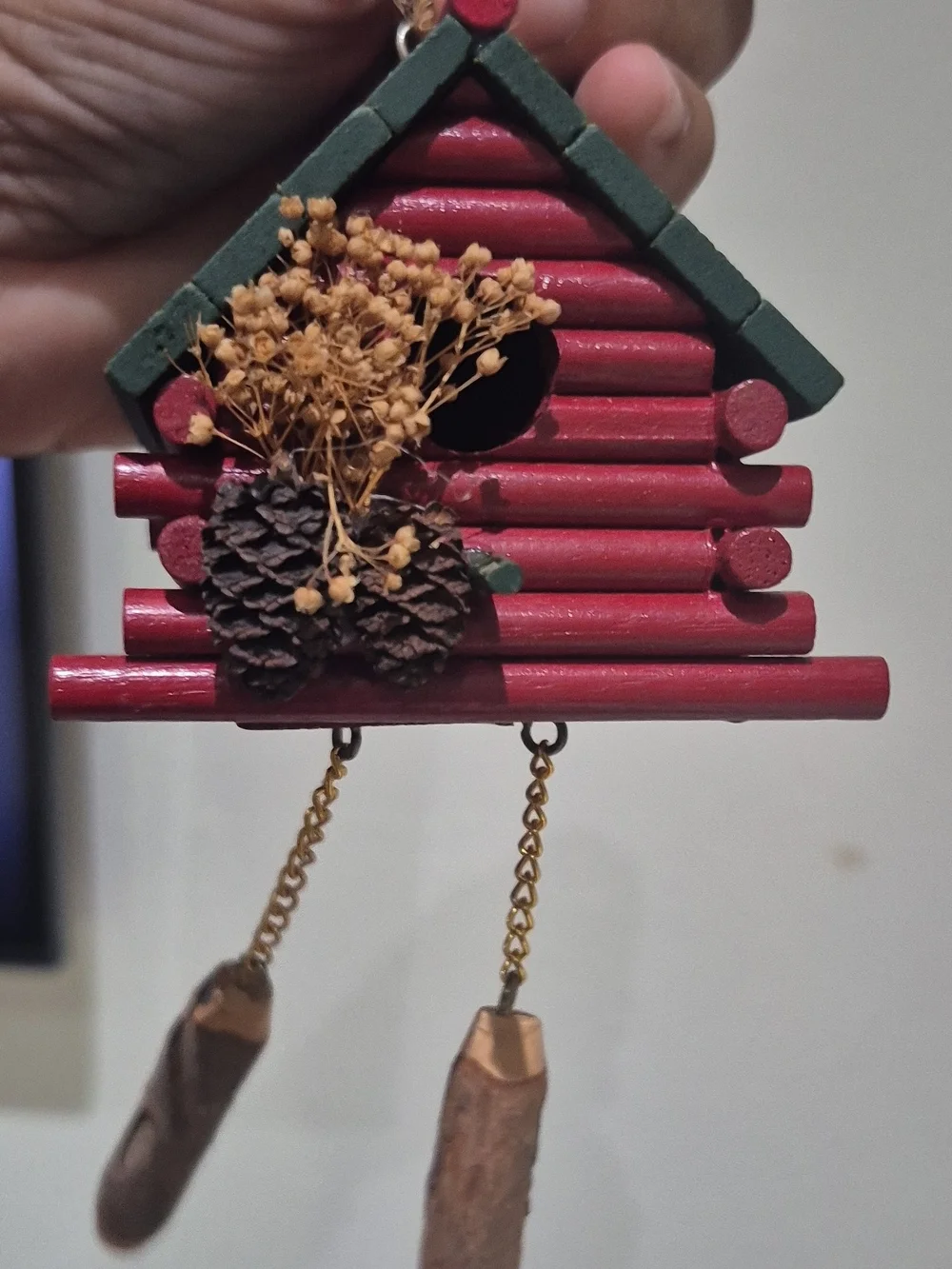 VTG. Holiday Cabin Ornament Set -4 Green and Red Rustic Wood